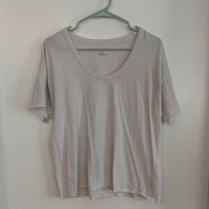 American Eagle Outfitters Off-White Short Sleeve Tee